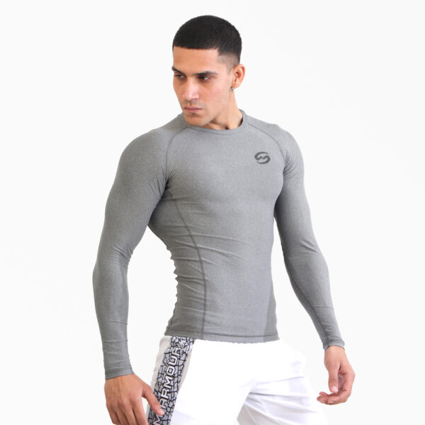 Classic Rash Guard for Versatile Wear - Image 2
